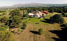 Domaine De La Pomme Trets