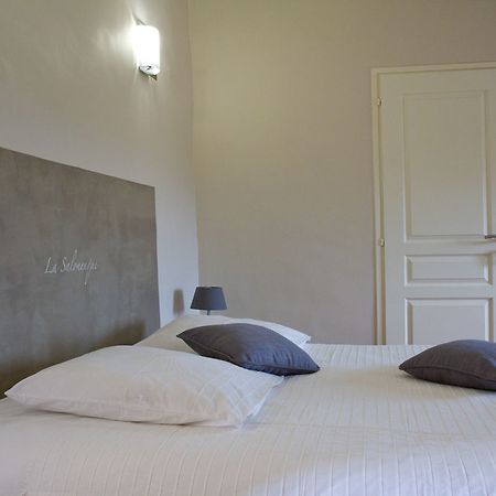 Hôtel Domaine De La Pomme à Trets Extérieur photo