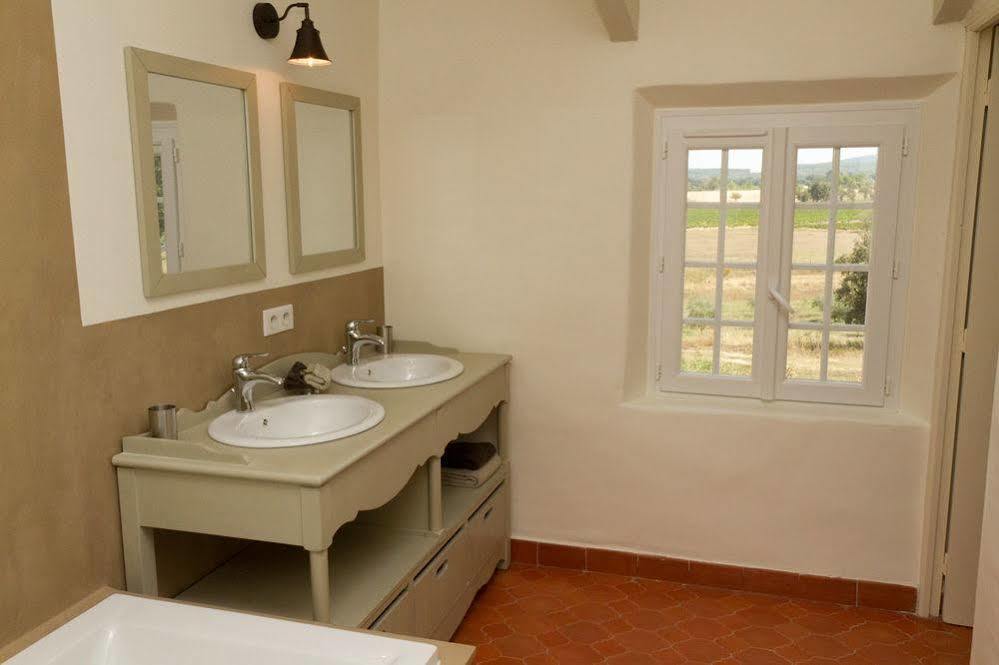 Hôtel Domaine De La Pomme à Trets Extérieur photo